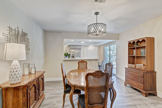 12079 Basin St W in Wellington, FL - Foto de edificio - Building Photo