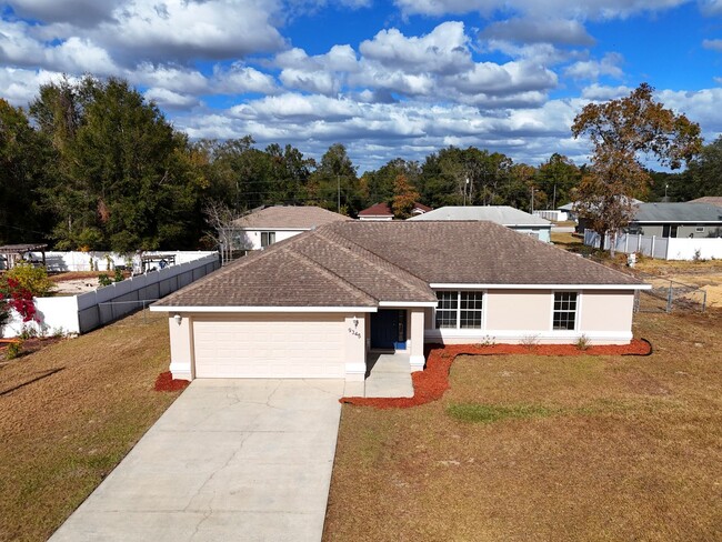 9345 SE 162nd Pl in Summerfield, FL - Building Photo - Building Photo