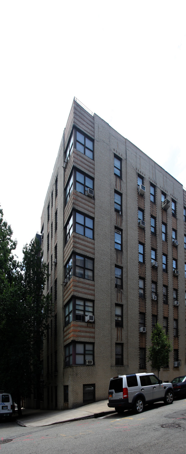 195 Bennett Ave in New York, NY - Foto de edificio - Building Photo