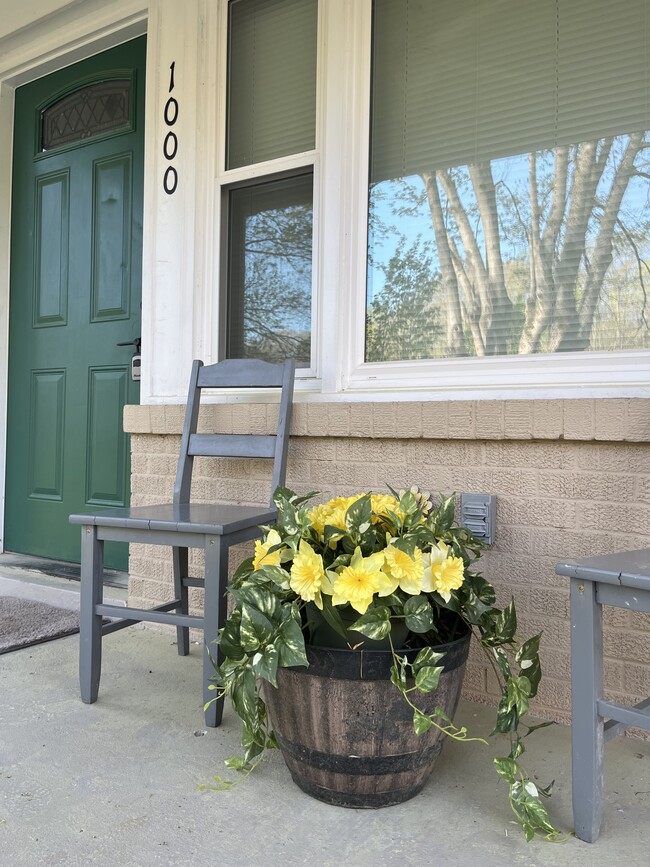 property at 1000 Davis Hollow Rd