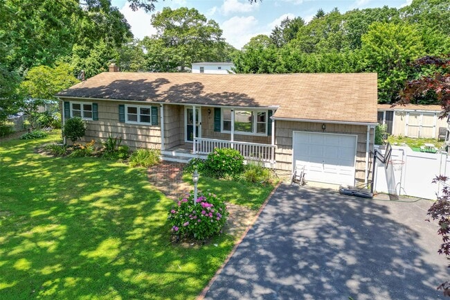 property at 65 Hampton Ave