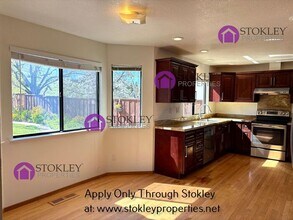 1105 Rock Creek Way in Concord, CA - Building Photo - Building Photo