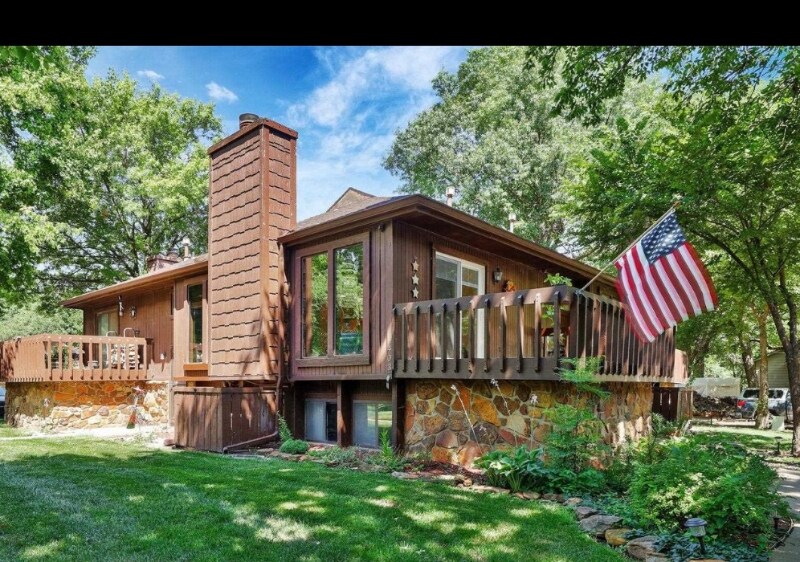 2421 S Yellowstone St in Wichita, KS - Building Photo