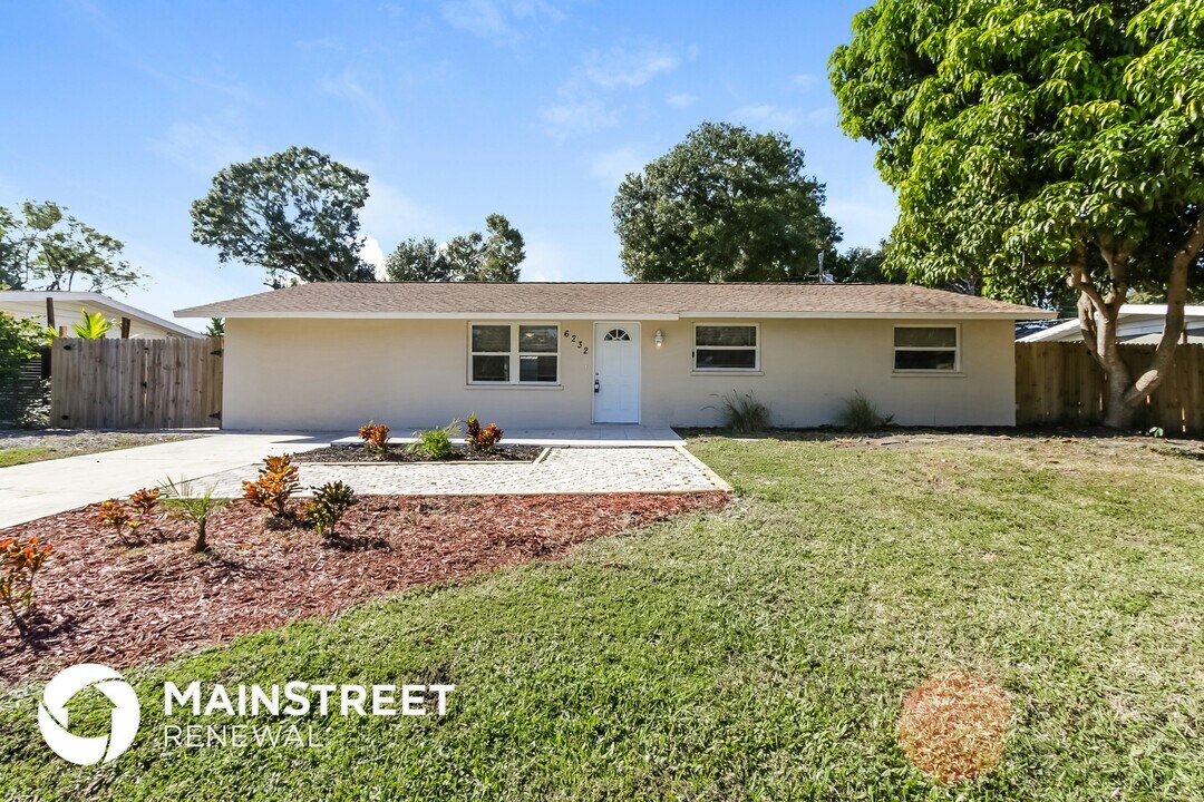 6232 Murdock Ave in Sarasota, FL - Building Photo