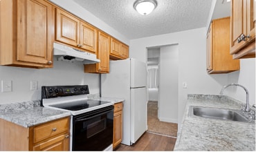 East 25 Apartments in Gresham, OR - Building Photo - Building Photo