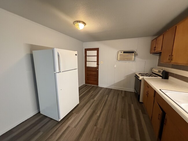 5.5 Grace St in Danville, IL - Building Photo - Building Photo