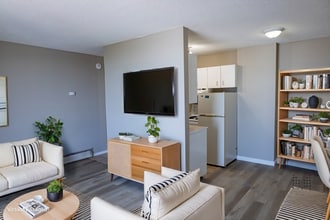 1612 Apartments in Calgary, AB - Building Photo - Building Photo