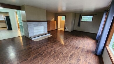 915 Hassett st in Brookings, OR - Building Photo - Building Photo