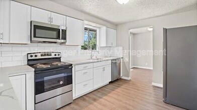 10420 E Mission Ave in Spokane Valley, WA - Building Photo - Building Photo