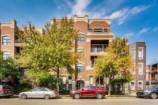 1116 W Hubbard St, Unit 4W in Chicago, IL - Building Photo