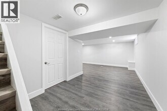 3024 Grandview St in Windsor, ON - Building Photo - Building Photo