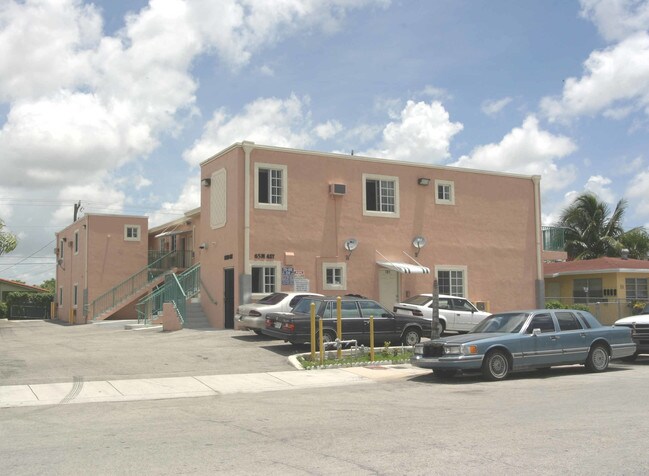 65 W 4th St in Hialeah, FL - Building Photo - Building Photo