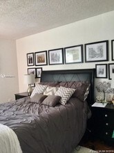 8820 Fontainebleau Blvd-Unit -410 in Miami, FL - Foto de edificio - Building Photo