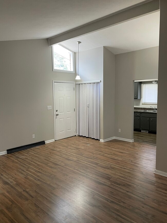 1616 Maxen Dr, Unit 1