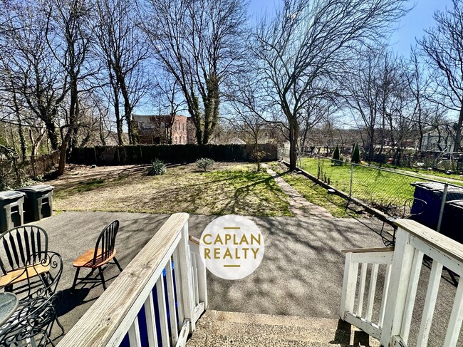 545 East St, Unit 2 in New Haven, CT - Building Photo - Building Photo