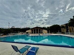 14311 N Kendall Dr in Miami, FL - Building Photo - Building Photo