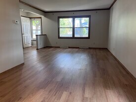 627 11th Ave in Grafton, WI - Building Photo