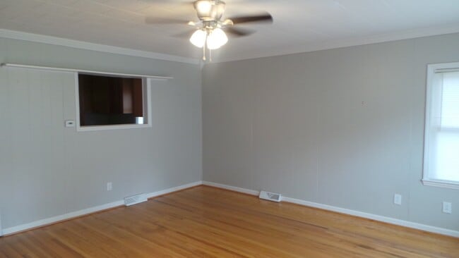 204 Sunset Dr in Elon, NC - Building Photo - Building Photo