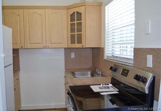 1467 SW 3rd St-Unit -3 in Miami, FL - Building Photo - Building Photo