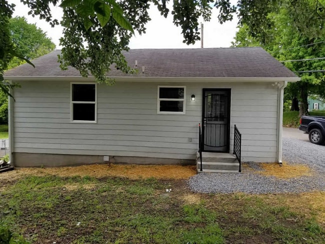 549 9th St in Clarksville, TN - Building Photo - Building Photo