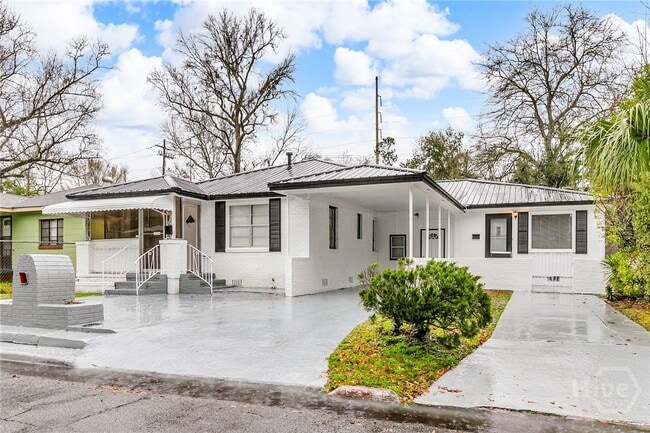 property at 821 W 51st St