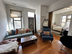 1049 N Marshfield Ave in Chicago, IL - Building Photo - Building Photo