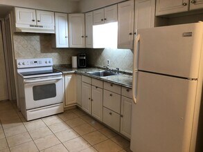 8315 Karam Blvd, Unit 8315 in Warren, MI - Building Photo - Building Photo