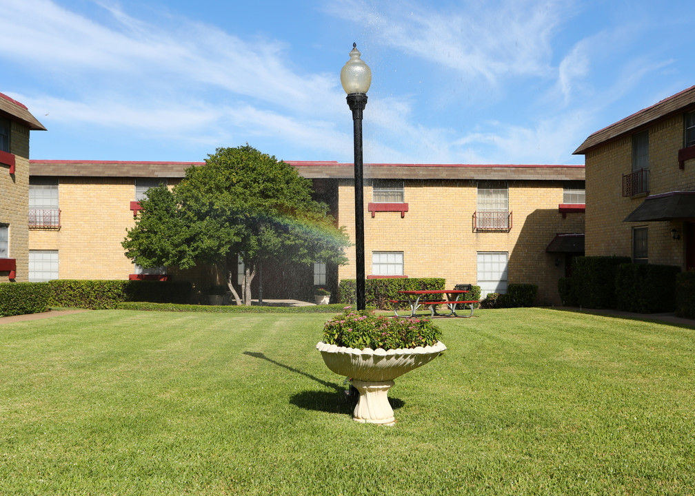 CarMel in Waco, TX - Building Photo