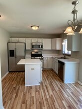 4440 Larkspur Ln in Lake In The Hills, IL - Building Photo - Building Photo