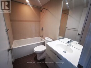 15-1815 Grenville St in Toronto, ON - Building Photo - Building Photo
