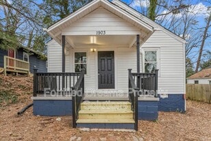 1903 Larkin St in Greensboro, NC - Building Photo