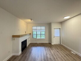 19478-19465 65 Ave in Surrey, BC - Building Photo