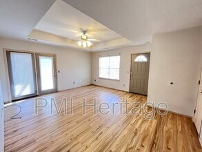 884 N Daisy Ln in Fayetteville, AR - Building Photo - Building Photo