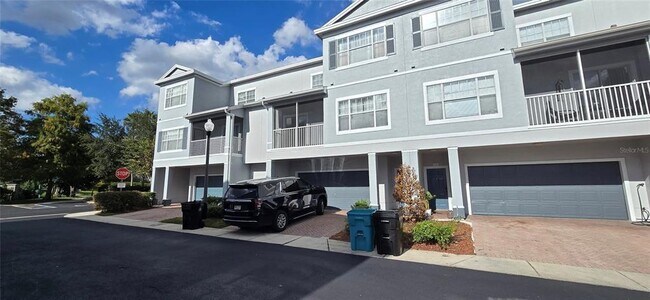 2316 Grand Central Pkwy in Orlando, FL - Building Photo - Building Photo