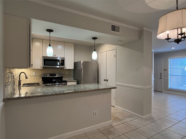 1601 S Shepherd Dr