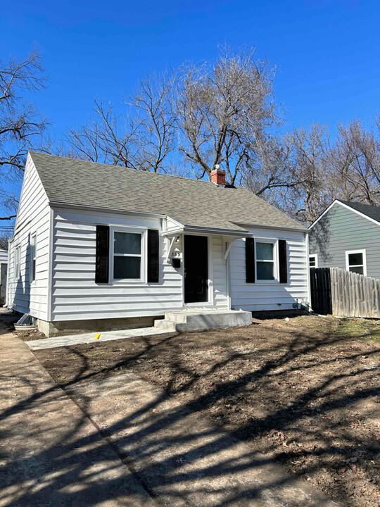 839 SW Frazier Ave in Topeka, KS - Building Photo