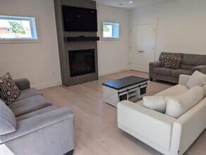 6318 Piney Branch Rd NW, Unit Spacious 3BR NW DC Apt in Washington, DC - Foto de edificio - Building Photo