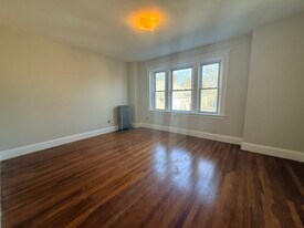 11 Gray St in Cambridge, MA - Building Photo