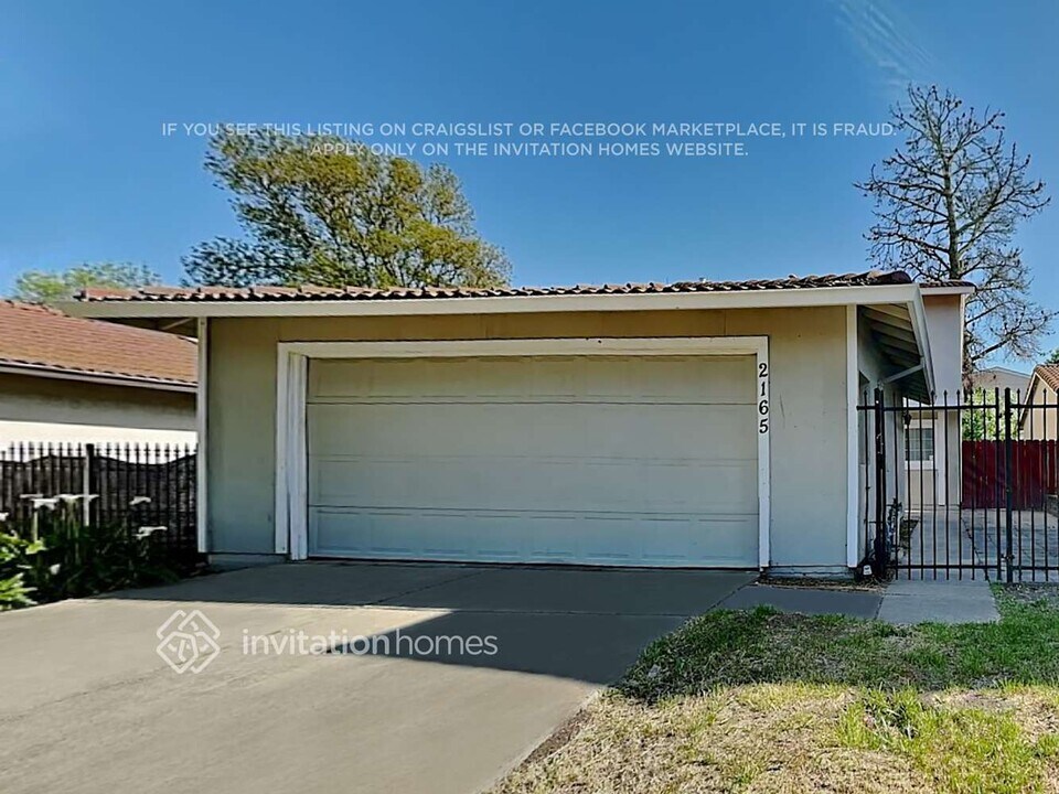 2165 Cedarbrook Dr in Fairfield, CA - Building Photo