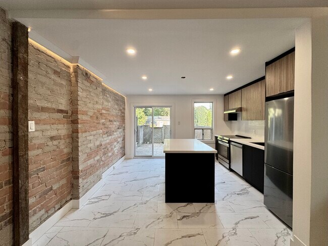 25 Firstbrooke Rd in Toronto, ON - Building Photo - Building Photo