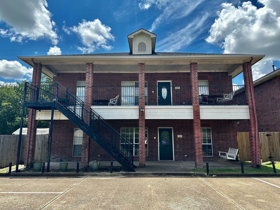 1917 S 14th St in Waco, TX - Building Photo