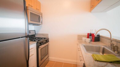 800 6th Ave in New York, NY - Building Photo - Building Photo