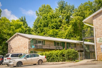 Southmont Apartments in Knoxville, TN - Foto de edificio - Building Photo
