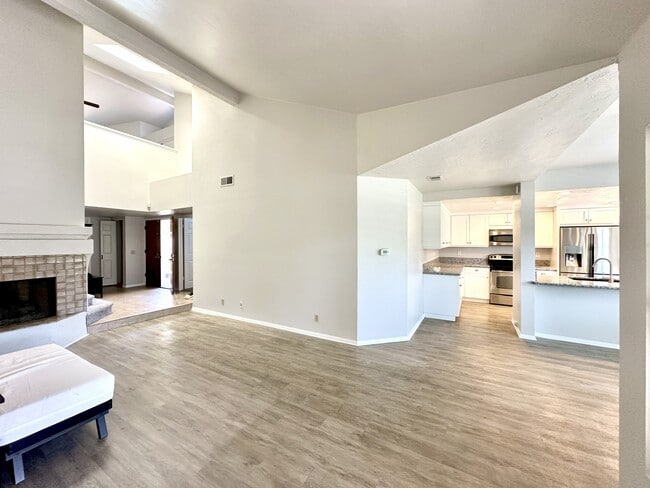 15880 Avenida Villaha