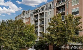 4620 Piedmont Row Dr in Charlotte, NC - Building Photo