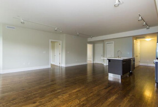 12 George St, Unit 301 in Boston, MA - Building Photo - Building Photo