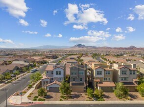 100 Campbelltown Ave in Henderson, NV - Building Photo - Building Photo