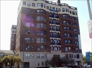 Garden Court Apartments in Detroit, MI - Building Photo - Building Photo