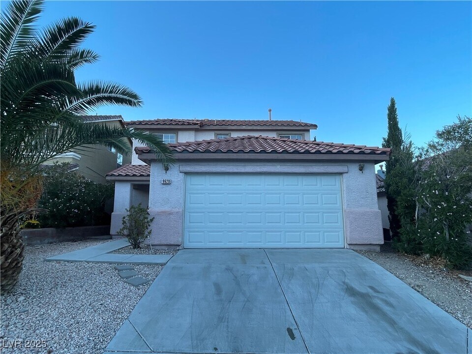 9620 Christine View Ct in Las Vegas, NV - Building Photo
