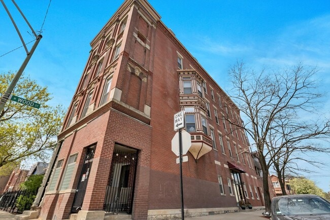 property at 708 N Wood St